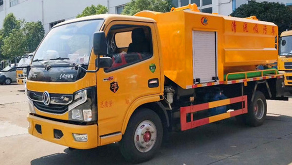 國六東風小型清洗吸污車